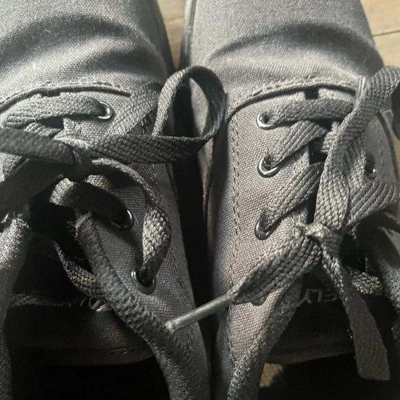 HEELEYS! - Picture 3 of 6